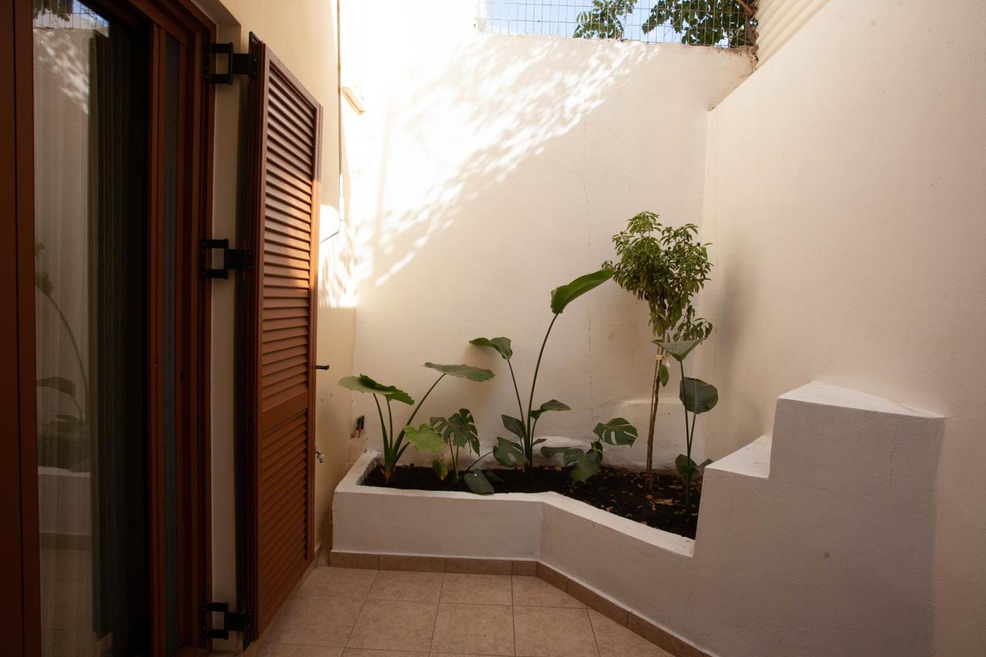 Blue Jasmine Apartments Ханья Экстерьер фото